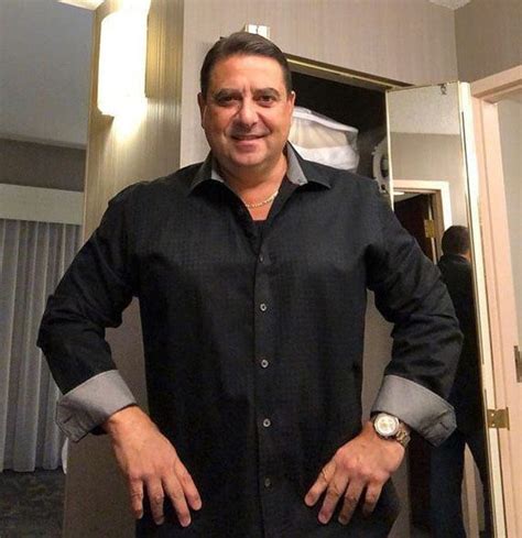Jun 4, 2019 · Who is Steve DiSchiavi? Wiki, Bio. Steve DiSchiavi is a retired American NYPD homicide detective who has about 21 years of experience in this field of work. Steve was born on May 1 st, 1966. Dead Files actor, Steve DiSchiavi was born in Brooklyn, New York, United States of America. Steve is of Italian descent but American in nationality. 
